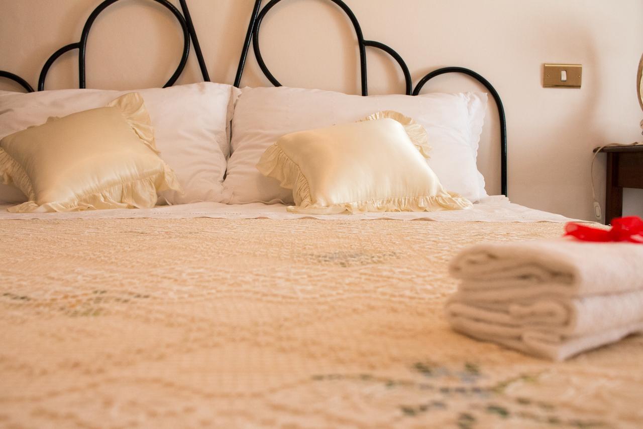 Il Mughetto Bed & Breakfast Celano Bagian luar foto